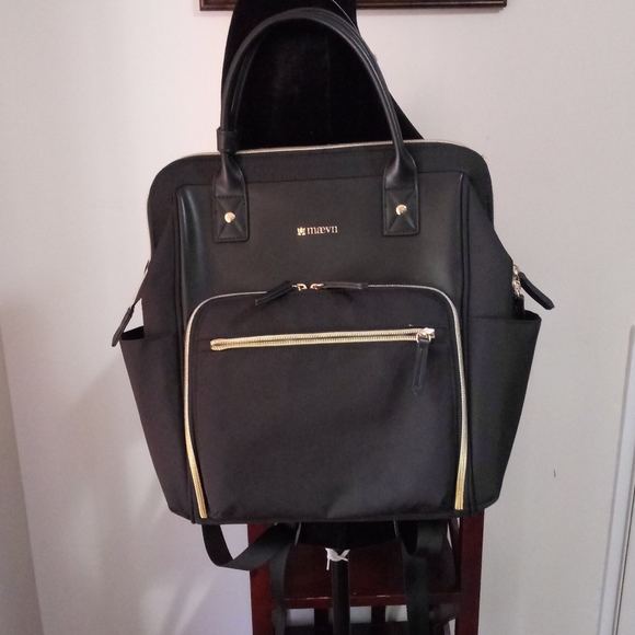 maevn Handbags - NWOT Maevn clinical bag